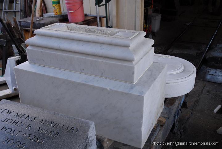 2006-11-10_JAK_6738.JPG - The cleaned base now shows the verigated coloration of the base.