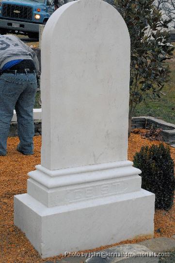 2007-02-02_JAK_8525.JPG - The back of the memorials showing the family name added to the plinth.