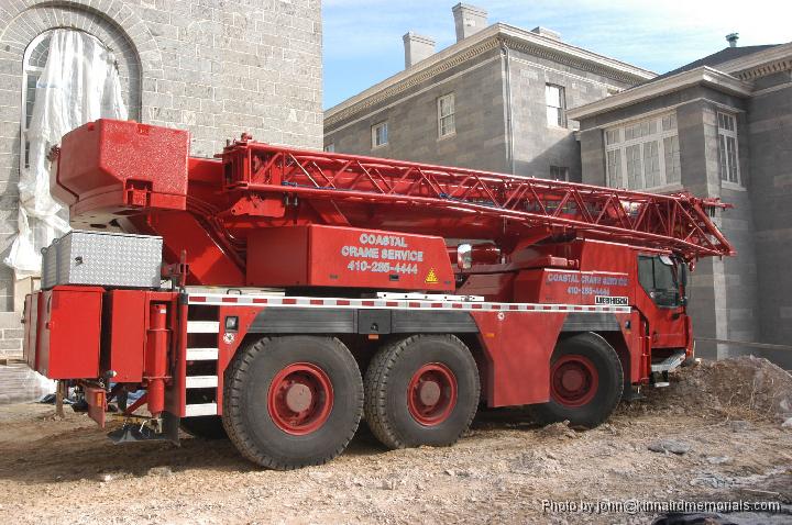 2006-02-28_DSC_0124.JPG - This time  an all terrain crane was needed due to changes in the grounds.